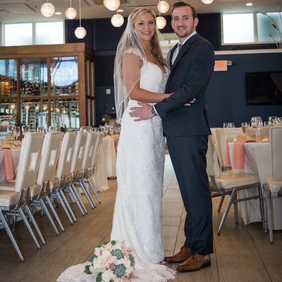 Meet your Posher, Nichole - Picture 2 of 8